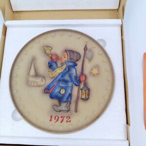 Vintage Hummel Annual Plate 1972